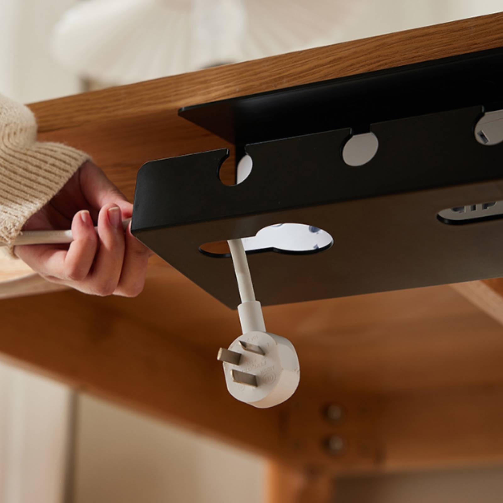 Bandeja de organização de cabo - Power Strip Desk avaliação e preço